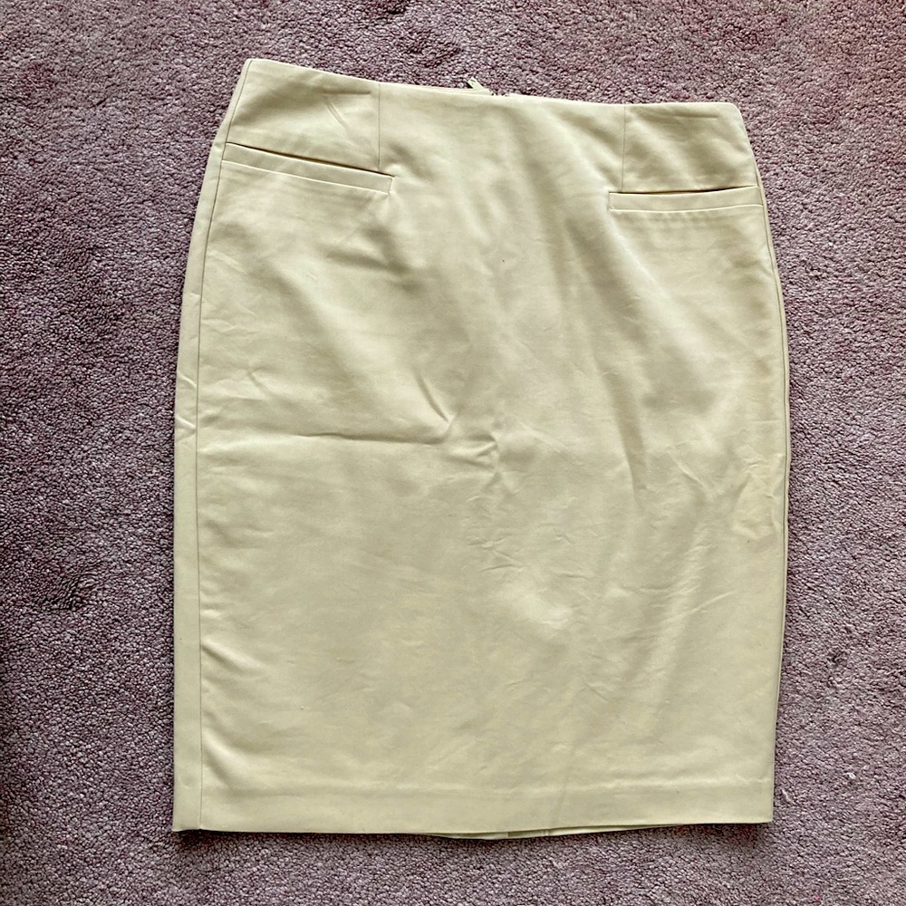 COPY - Vince Camuto tan pencil skirt. Size 6. Excellent used condition, like ne…
